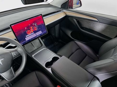 Used 2023 Tesla Model Y AWD image 21