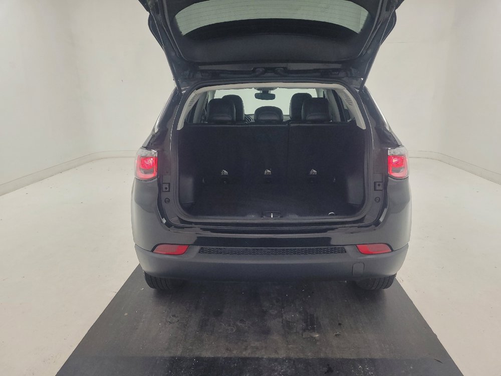 Used 2018 Jeep Compass Latitude AWD/4WD image 29