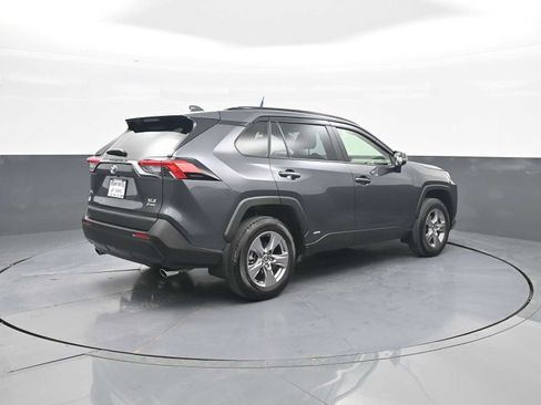 Used 2025 Toyota RAV4 XLE AWD/4WD image 8