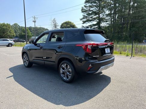Certified 2025 Kia Seltos LX AWD/4WD image 7