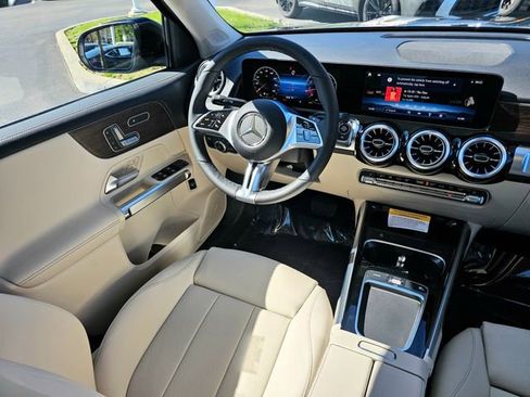 New 2026 Mercedes-Benz GLB 250 4MATIC image 25