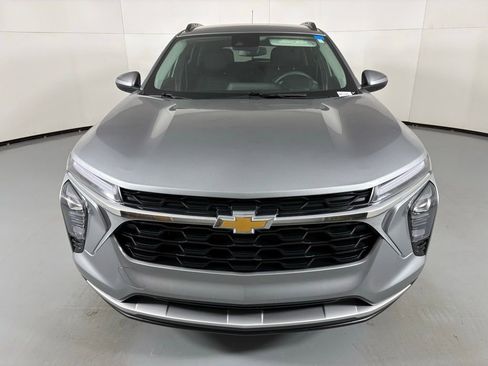 Used 2024 Chevrolet Trax LT image 4