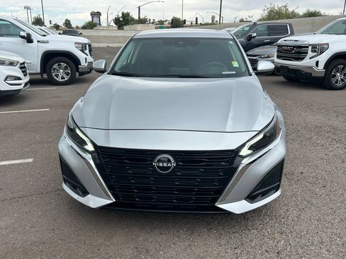 Used 2023 Nissan Altima 2.5 SV FWD image 7
