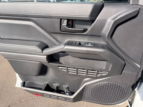 New 2025 Toyota Tacoma SR5 image 18