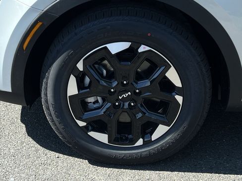 New 2026 Kia Sorento S FWD image 17