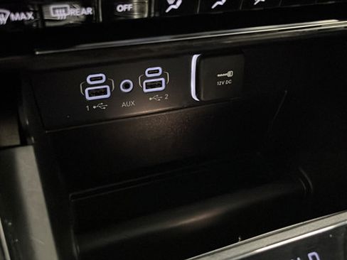 Used 2023 Jeep Grand Cherokee L Limited AWD/4WD image 33