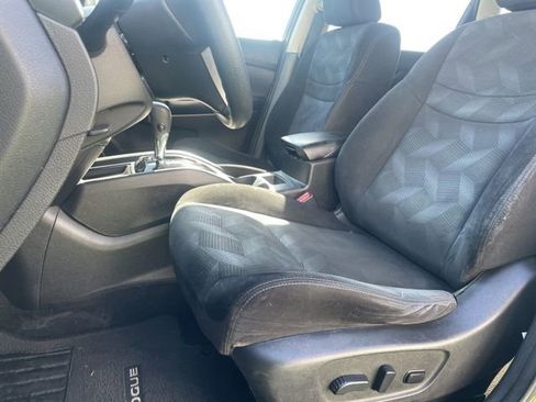 Used 2014 Nissan Rogue SV FWD image 8