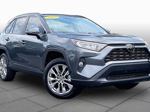 Used 2021 Toyota RAV4 XLE Premium FWD image 3