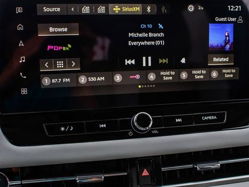 New 2025 Mitsubishi Outlander SE image 21