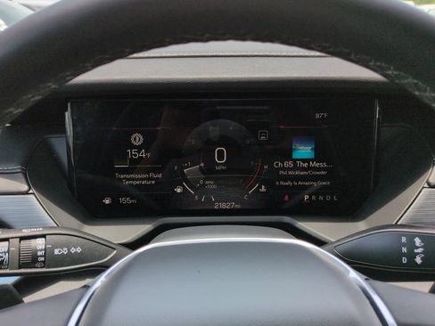Used 2025 GMC Acadia Elevation FWD image 28