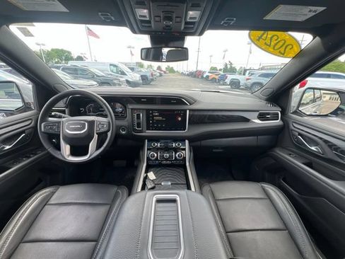 Used 2024 GMC Yukon Denali AWD/4WD image 23