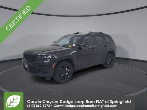 Used 2023 Jeep Grand Cherokee Altitude AWD/4WD image 7
