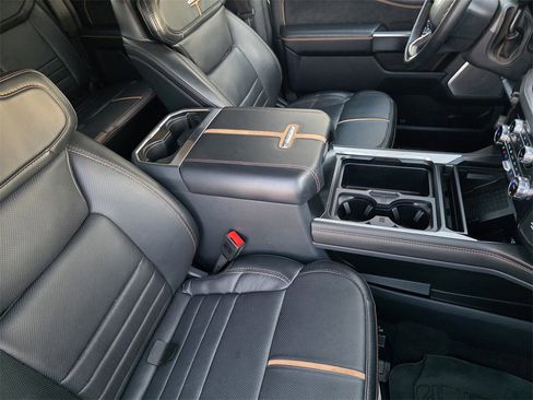 Used 2024 Ford F250 Platinum image 13