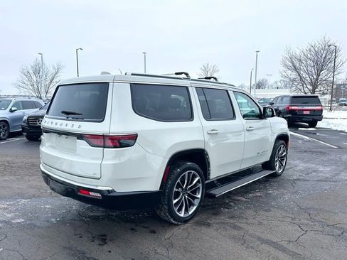 Used 2022 Jeep Wagoneer Series III w/ Premium Group I image 9