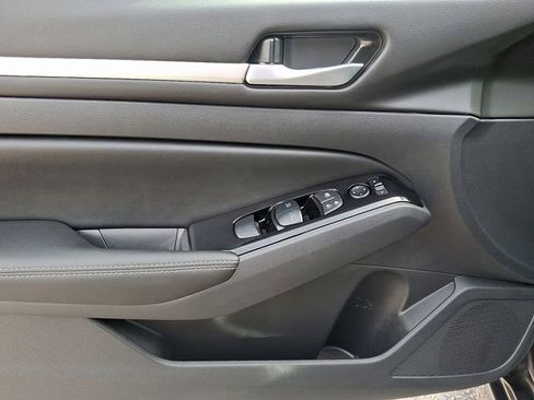 New 2025 Nissan Altima 2.5 SL image 10