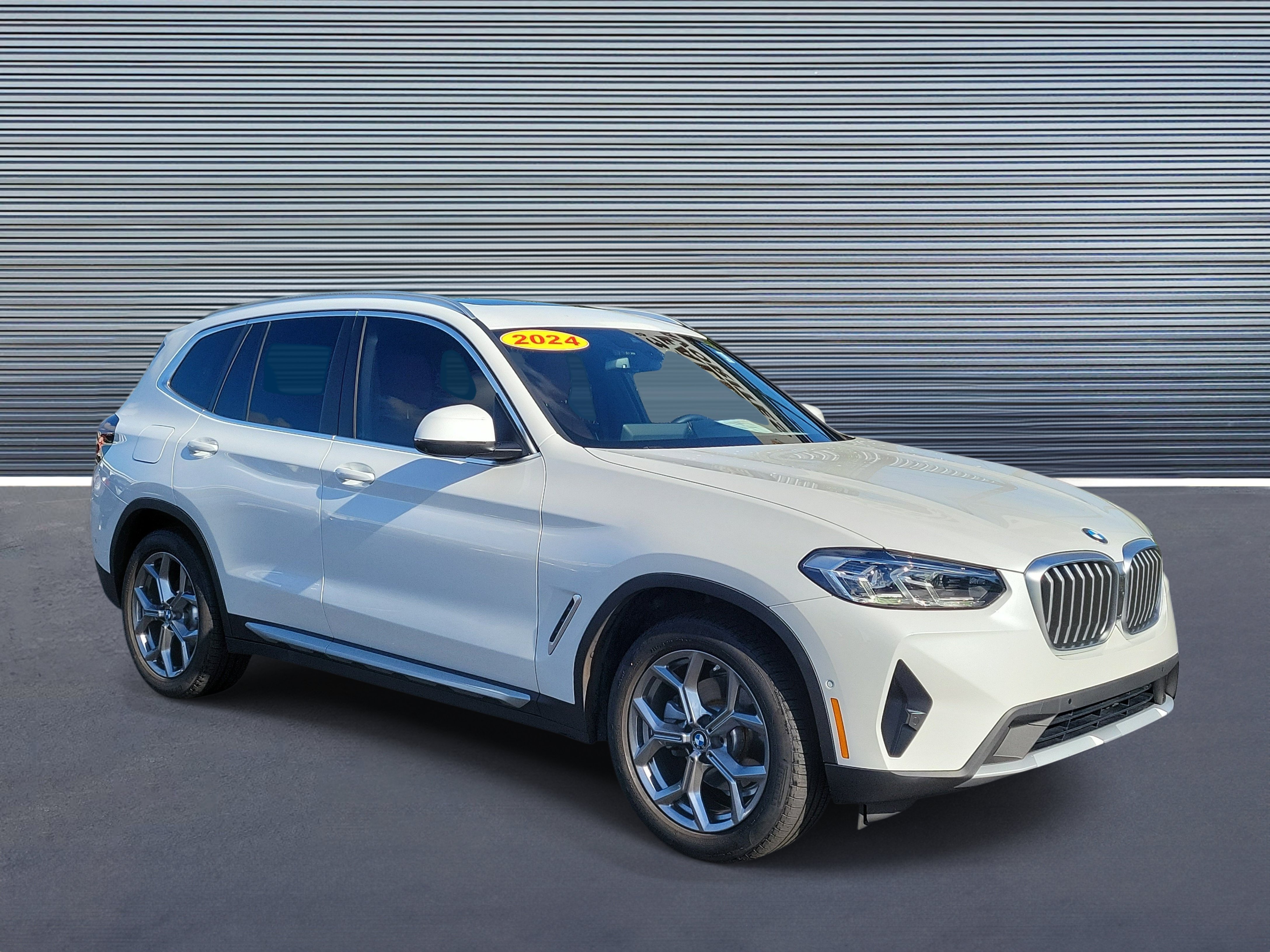 Used 2024 BMW X3 sDrive30i w/ Premium Package w/ZPA RWD image 2