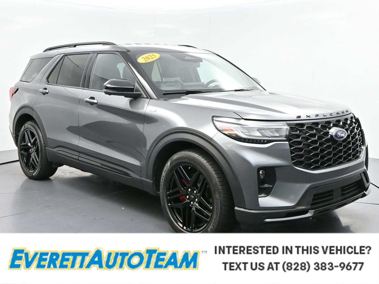 Used 2025 Ford Explorer ST-Line w/ Premium Package RWD image 1