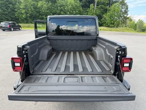 Used 2021 Jeep Gladiator Overland AWD/4WD image 23