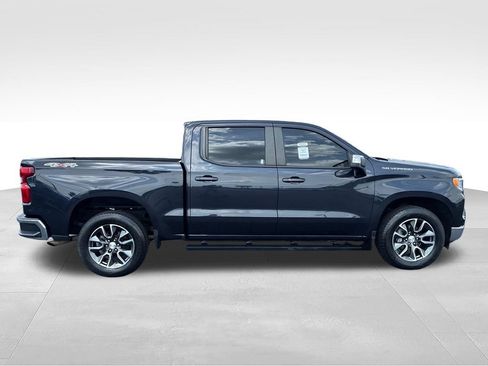Used 2022 Chevrolet Silverado 1500 LT AWD/4WD image 6