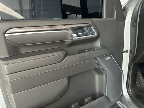 Used 2025 Chevrolet Silverado 3500 LTZ w/ LTZ Convenience Package image 20