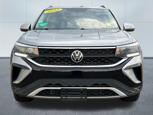 Used 2022 Volkswagen Taos SE FWD image 3