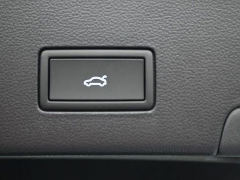 New 2026 Volkswagen Atlas Cross Sport SE image 16