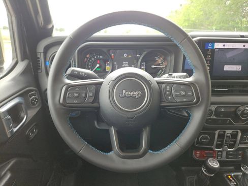 Used 2024 Jeep Wrangler Unlimited Rubicon 4xe AWD/4WD image 20