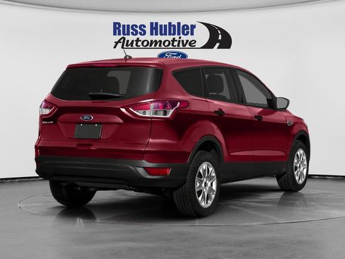Used 2015 Ford Escape SE w/ Equipment Group 201A FWD image 2