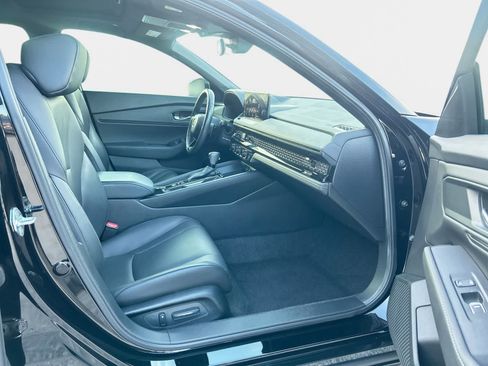 Used 2025 Honda Accord Sport image 14