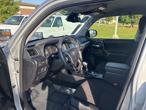 Used 2024 Toyota 4Runner TRD Off-Road image 17