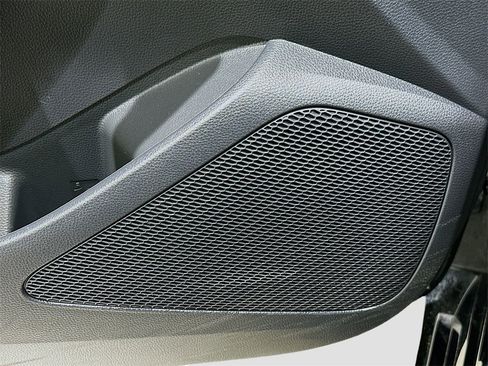 Used 2023 Toyota Corolla SE image 18