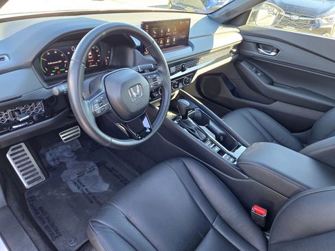 Used 2025 Honda Accord Sport image 10