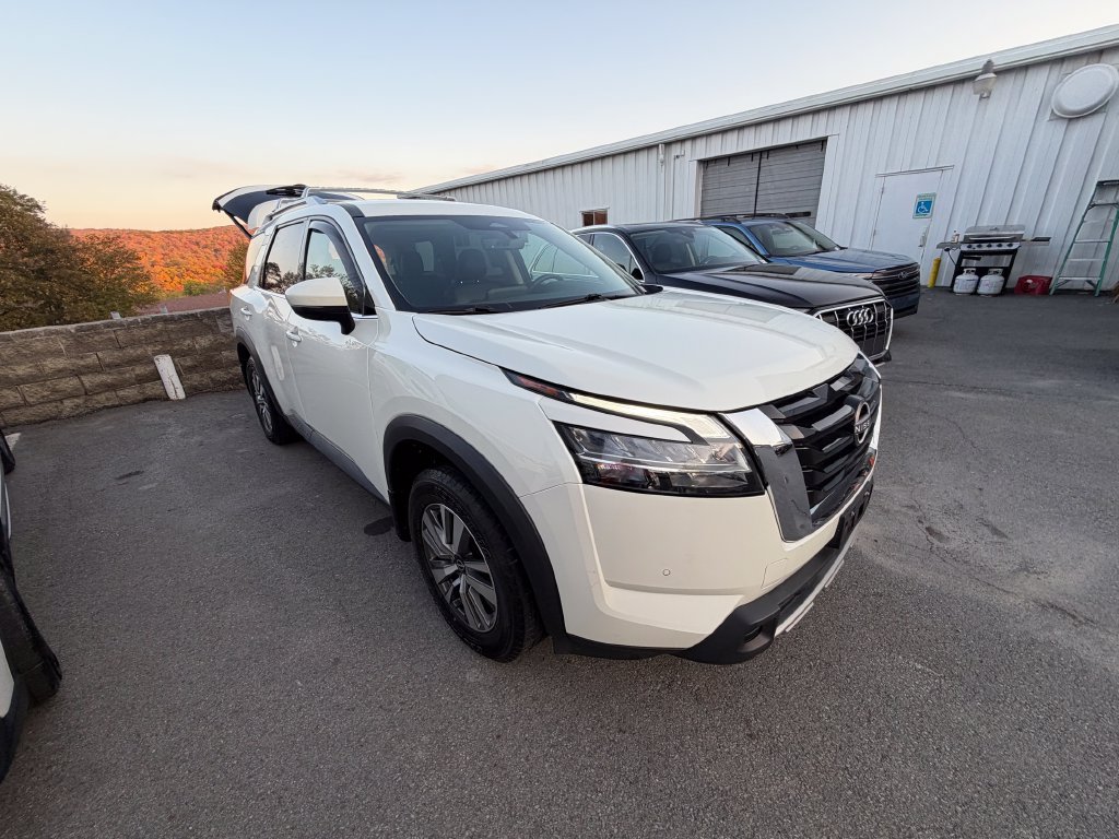 Used 2023 Nissan Pathfinder SL w/ Cargo Package AWD/4WD image 7