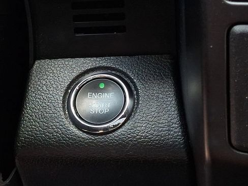 Used 2019 Ford Expedition Limited w/ Equipment Group 303A AWD/4WD image 21
