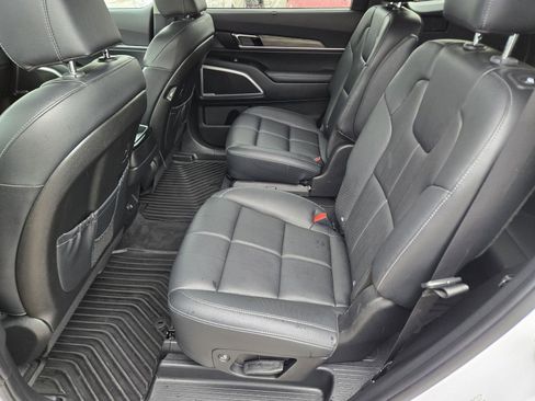 Used 2022 Kia Telluride EX w/ EX Premium Package AWD/4WD image 18