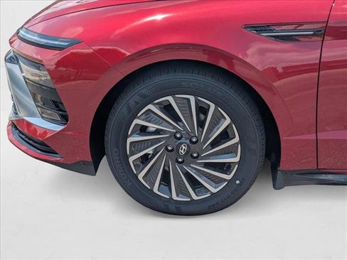 New 2025 Hyundai Sonata Limited image 10