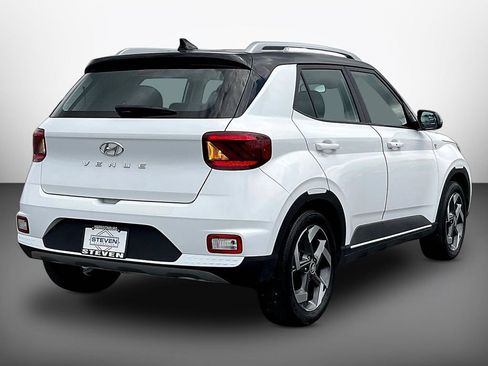 Certified 2022 Hyundai Venue Limited FWD image 6