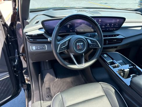 Used 2025 Buick Enclave Avenir w/ Super Cruise Package AWD/4WD image 5