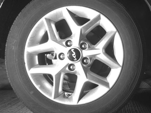 Used 2025 Kia Soul LX w/ LX Technology Package FWD image 15