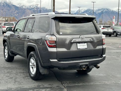 Used 2017 Toyota 4Runner SR5 image 3