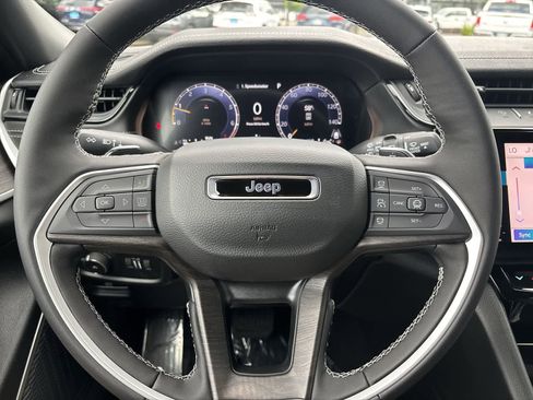 New 2026 Jeep Grand Cherokee L Limited AWD/4WD image 11