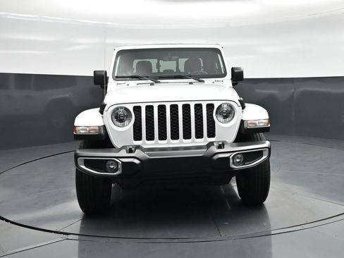 Used 2023 Jeep Gladiator Sport AWD/4WD image 48