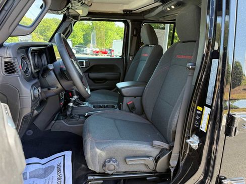 Used 2025 Jeep Wrangler Unlimited Rubicon AWD/4WD image 12