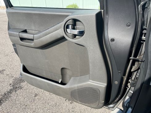 Used 2011 Nissan Xterra PRO-4X AWD/4WD image 13