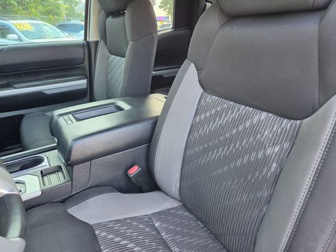 Used 2018 Toyota Tundra SR5 w/ SR5 Upgrade Package AWD/4WD image 18