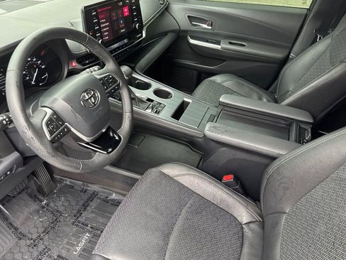 Used 2023 Toyota Sienna XSE w/ Protection Package (TMS) image 12