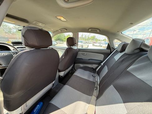 Used 2009 Hyundai Elantra SE FWD image 23