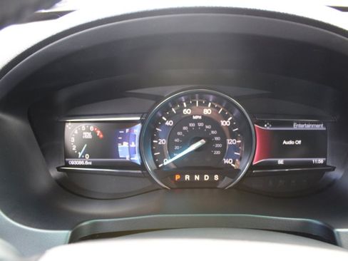 Used 2017 Ford Explorer XLT w/ Equipment Group 202A image 12