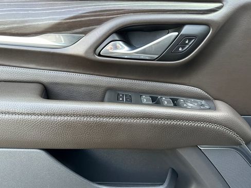 Used 2021 GMC Yukon XL Denali image 11