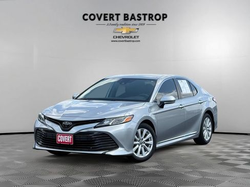 Used 2020 Toyota Camry LE FWD image 1